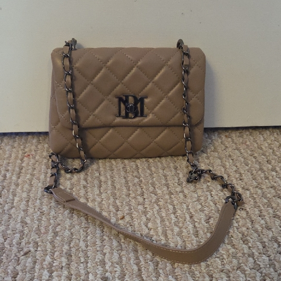 Quilted Tan Chain Shoulder Bag - Picture 1 of 3